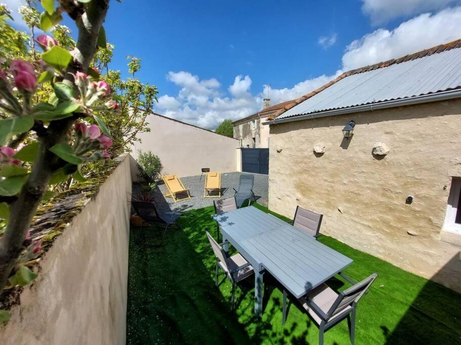 La Maisonnette Du Marais Fontaines  Extérieur photo